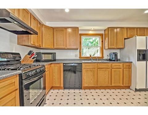22 Jonathan Dr, Ayer, MA 01432 photo 4