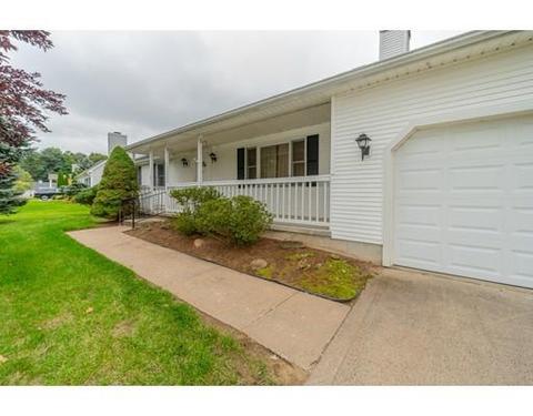45 Trinity Dr, West Springfield, MA 01089 photo 2