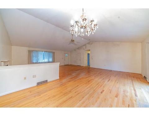 45 Trinity Dr, West Springfield, MA 01089 photo 5