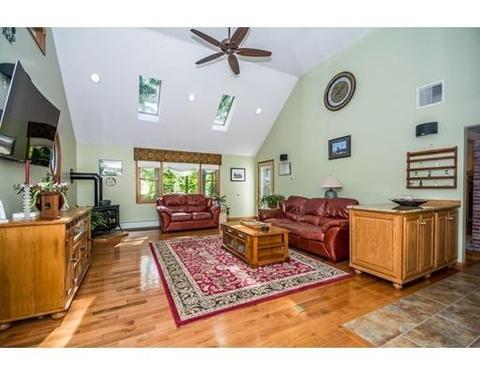 62 Glenmere Cir, Reading, MA 01867 photo 6