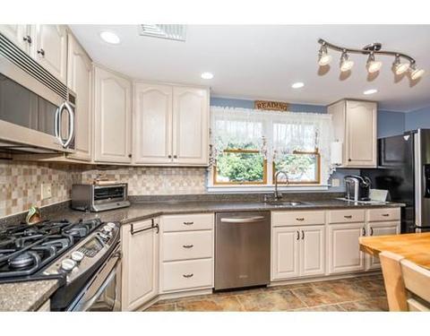 62 Glenmere Cir, Reading, MA 01867 photo 9