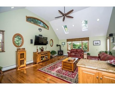 62 Glenmere Cir, Reading, MA 01867 photo 4
