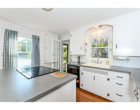 13 Zenith Dr, Worcester, MA 01602 photo 5