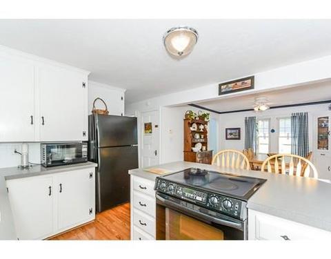 13 Zenith Dr, Worcester, MA 01602 photo 9