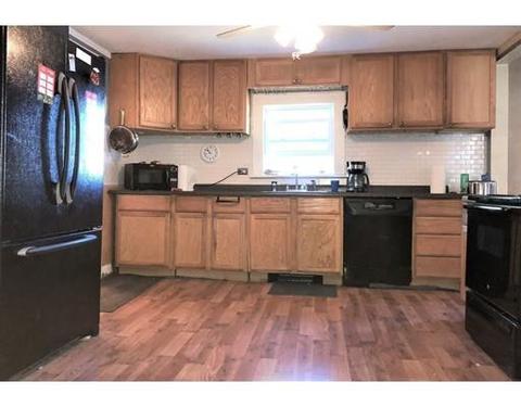 26 Chapin St, Easthampton, MA 01027 photo 2