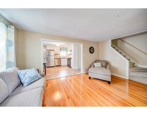 61 Chilson St, Springfield, MA 01118 photo 9