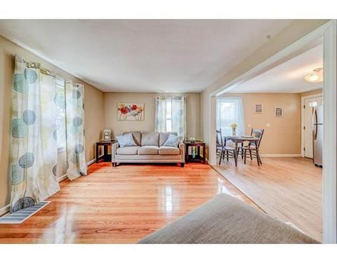 61 Chilson St, Springfield, MA 01118 photo 10
