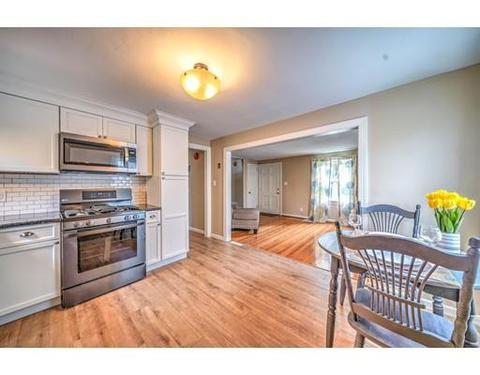 61 Chilson St, Springfield, MA 01118 photo 4