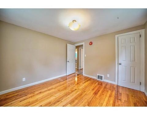 61 Chilson St, Springfield, MA 01118 photo 17