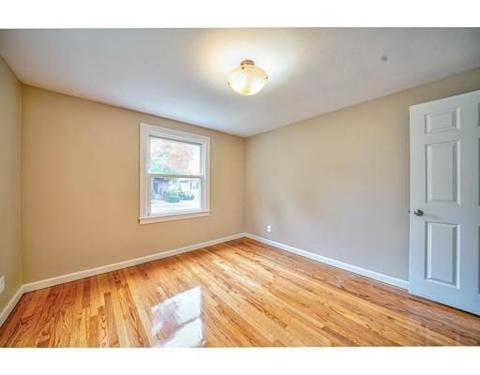 61 Chilson St, Springfield, MA 01118 photo 16