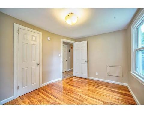 61 Chilson St, Springfield, MA 01118 photo 14