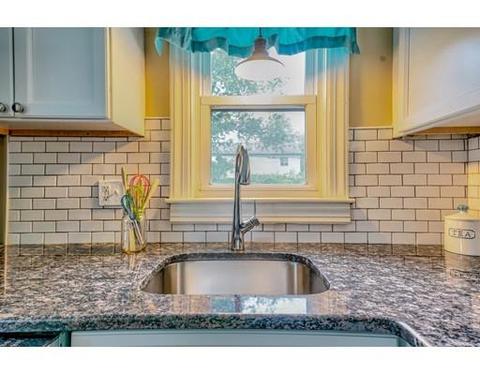 61 Chilson St, Springfield, MA 01118 photo 2