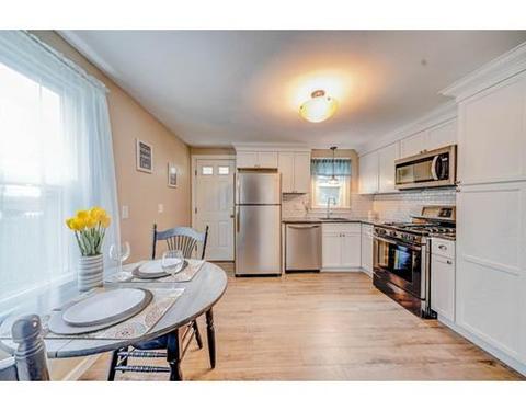 61 Chilson St, Springfield, MA 01118 photo 3