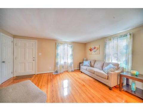 61 Chilson St, Springfield, MA 01118 photo 7