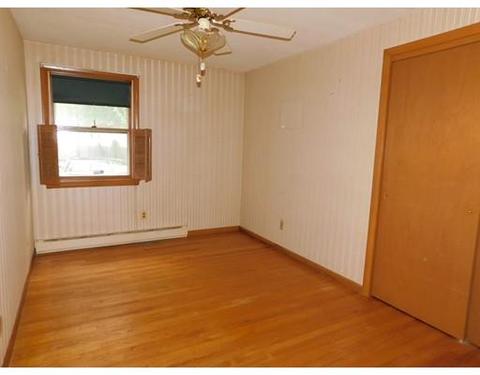 57 Biella St, Springfield, MA 01104 photo 8