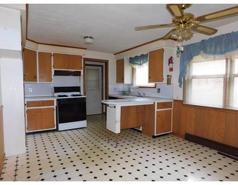 57 Biella St, Springfield, MA 01104 photo 4