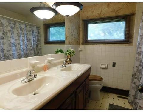 57 Biella St, Springfield, MA 01104 photo 7