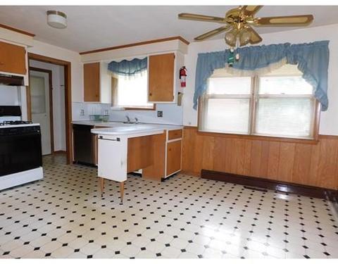 57 Biella St, Springfield, MA 01104 photo 3
