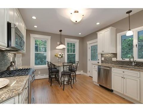 28 Beeching St, Worcester, MA 01602 photo 5