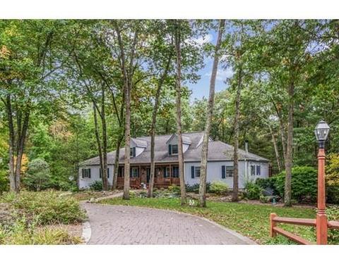 7 Dover Dr, Walpole, MA 02081 photo 1