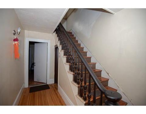 14 Suffield St, Worcester, MA 01610 photo 4