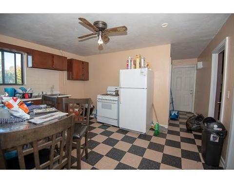 14 Suffield St, Worcester, MA 01610 photo 6