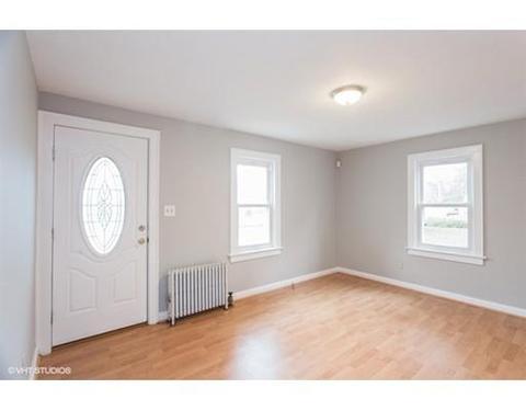 32 Mccarthy Ave, Chicopee, MA 01020 photo 4