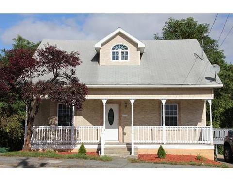 69 E Mountain St, Worcester, MA 01606 photo 1