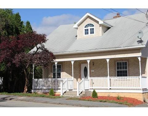 69 E Mountain St, Worcester, MA 01606 photo 2