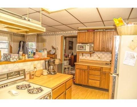 418 Chicopee St, Chicopee, MA 01013 photo 9
