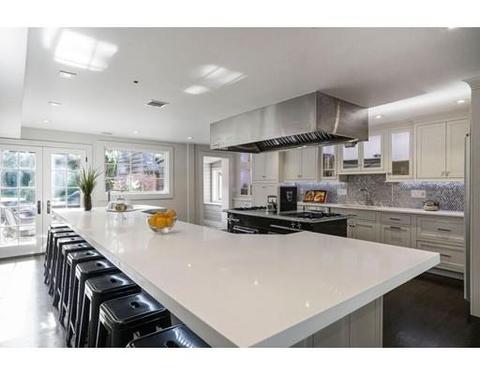 94 Shaw Rd, Brookline, MA 02467 photo 6