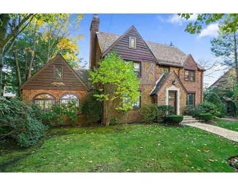 94 Shaw Rd, Brookline, MA 02467 photo 1