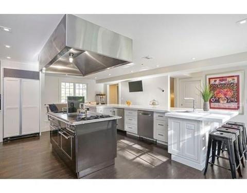 94 Shaw Rd, Brookline, MA 02467 photo 8