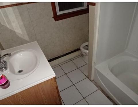 71 Irene St, Springfield, MA 01108 photo 8