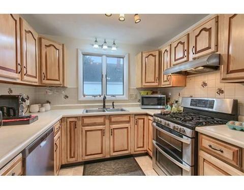 47 Epping St, Lowell, MA 01852 photo 3
