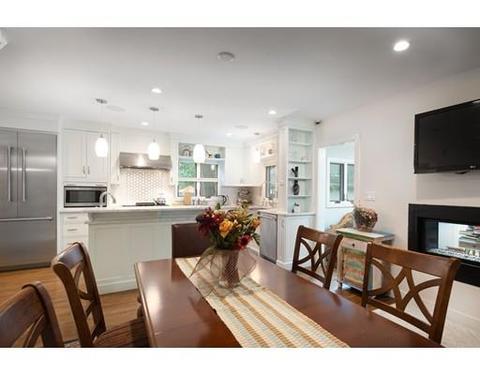 75 Crowninshield Rd, Brookline, MA 02446 photo 9