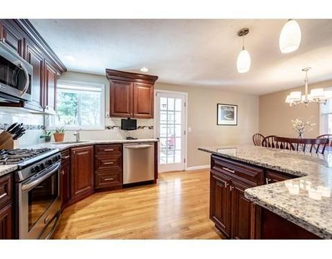 10 Osborne Ave, Reading, MA 01867 photo 1