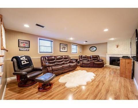 10 Osborne Ave, Reading, MA 01867 photo 2