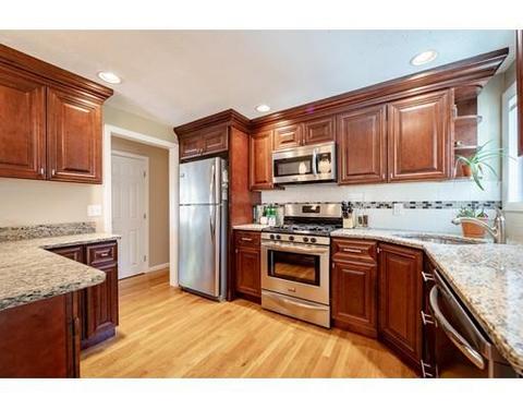 10 Osborne Ave, Reading, MA 01867 photo 8