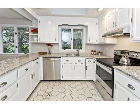 516 Haverhill St, Reading, MA 01867 photo 6