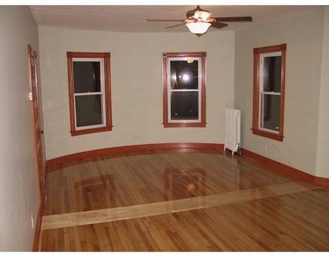 22 Maxwell St, Worcester, MA 01607 photo 8