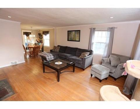 47 Mayflower Rd, Springfield, MA 01118 photo 5