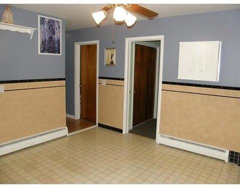 26 Spring St, Webster, MA 01570 photo 4