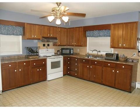 26 Spring St, Webster, MA 01570 photo 3