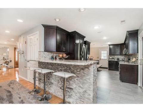16 Oakview St, Worcester, MA 01605 photo 4
