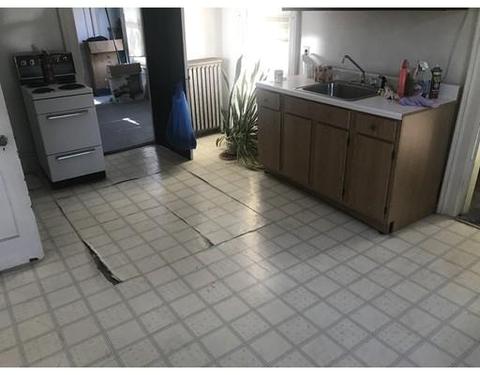 51 Grant St, Springfield, MA 01109 photo 8