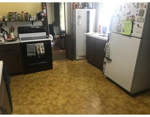51 Grant St, Springfield, MA 01109 photo 3