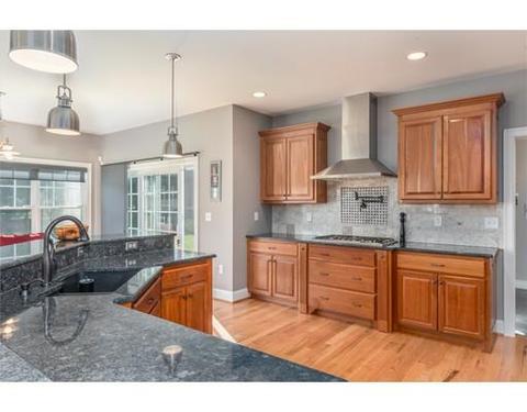 32 Lise Cir, Suffield, CT 06078 photo 7