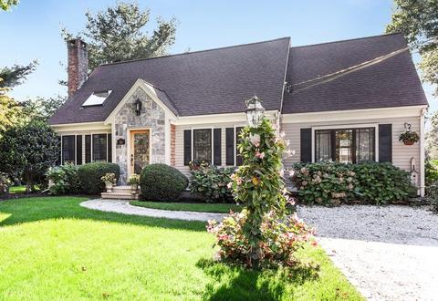 301 Simons Narrows Rd, Mashpee, MA 02649 photo 1