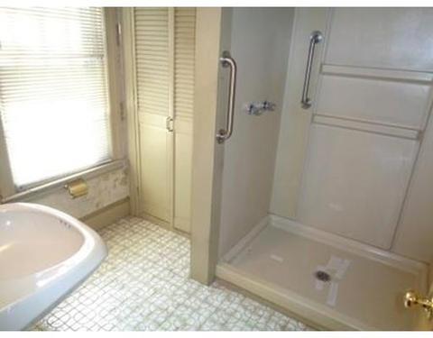 279 Pine, Springfield, MA 01105 photo 4